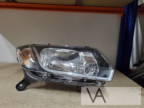 Dacia Logan en Sandero 2012 - 2019 koplamp rechts 260107615r