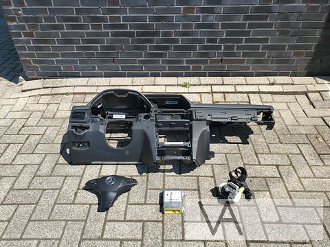 Mercedes GLK X204 2008 - 2015 airbag set met dashboard €150