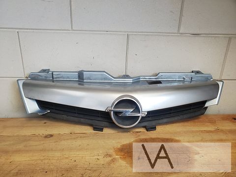 Opel Tigra Twintop 2004 - 2010 grille in voorbumper netjes