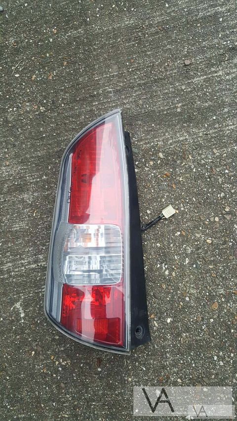 Achterlicht links Daihatsu Sirion 2 2005 - 2010 bestuurder