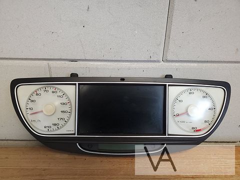 Peugeot 807 Citroen C8 cockpit teller MET NAVIGATIE DISPLAY