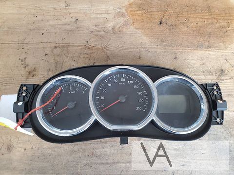 Dacia Logan / Sandero / Duster tellerklok cockpit 2013 -2018