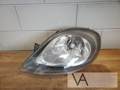 Renault Trafic / Opel Vivaro 2001 tot 2006 koplamp links €30