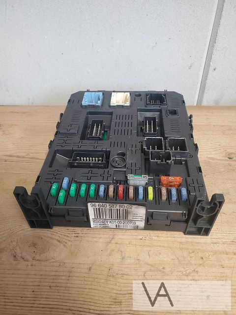 Peugeot Partner / Citroen Berlingo zekeringkast 9664058780