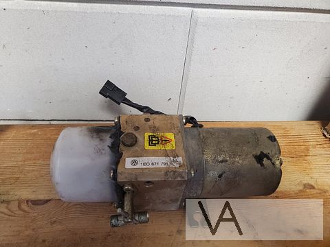 VW Golf 3 en 4 cabrio dakpomp hydrauliek 1e0871791 €75