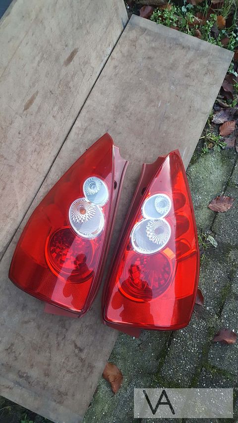 Achterlicht links bestuurder Mazda 5 2005 - 2009 rood wit