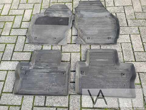 Volvo V70 xc70 S80 2007 - 2016 mattenset rubber €50 winter