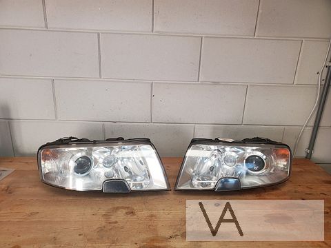 Skoda Superb 2000 -2008 xenon koplamp met module rechts €150