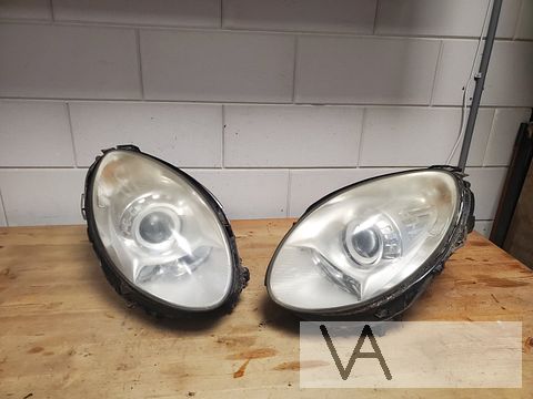 Mercedes R klasse W251 2005 - 2010 xenon koplamp rechts €150
