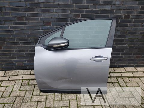 Peugeot 2008 deur linksvoor compleet 2013 - 2019 SCHADE €100