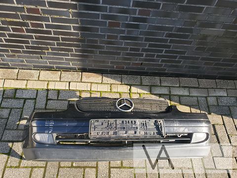 Mercedes SLK R170 1996 - 2003 voorbumper met grille €300