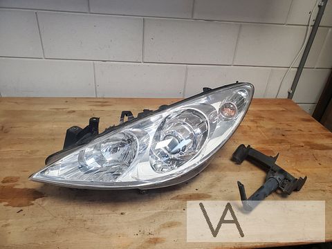 Peugeot 307 koplamp xenon links facelift 2005 - 2008 €200