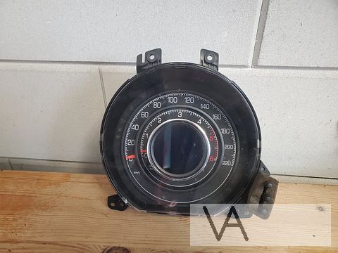 Fiat 500 diesel 2007 - 2015 tellerklok cockpit €150 digitaal