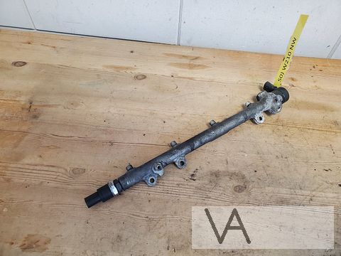 Mercedes 2.2 cdi diesel galerij a6110700095 met sensoren €40