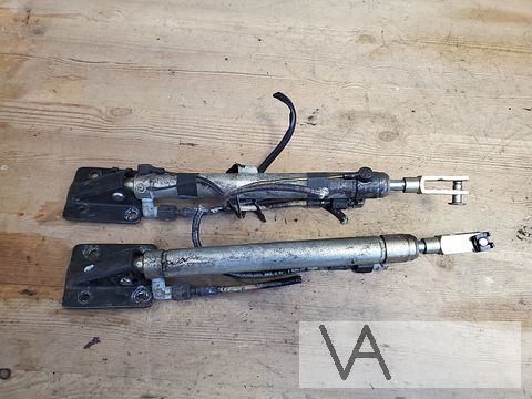 Peugeot 306 cabrio hydraulische cilinder cabriodak €50 /st