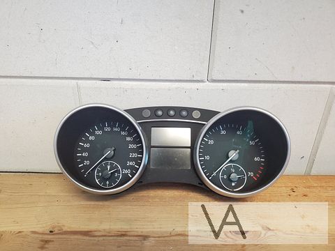 Mercedes ML W164 05 - 12 cockpit teller BENZINE a1645404747