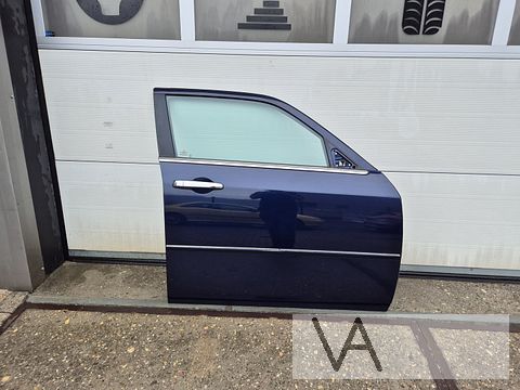 Chrysler 300c 2004 -2010 deur portier rechts voor blauw €100