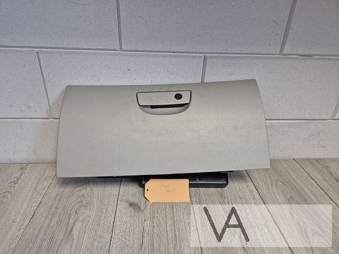 Chrysler 300c 300 c dashboardkastje grijs 2004 - 2010 €30