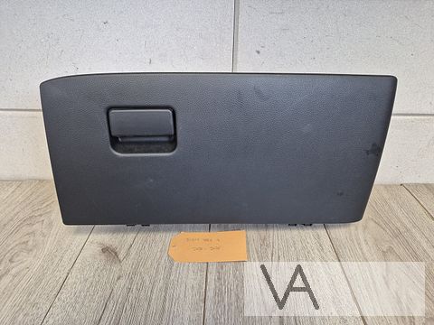 Toyota Yaris 4 2020 - 2025 dashboardkastje handschoen vakje