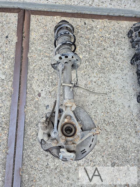 Toyota Yaris 4 2020 -2025 veerpoot compleet met fusee RECHTS