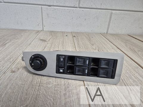 Chrysler 300c 2004 - 2010 raamschakelaar links voor €50
