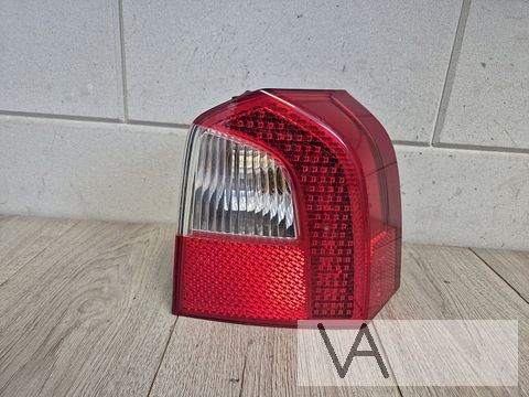 Volvo V70 2007 - 2012 achterlicht rechts onder nokjes af €75