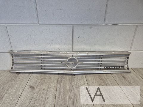 Opel Rekord B 1965 - 1966 grille origineel nette staat €100