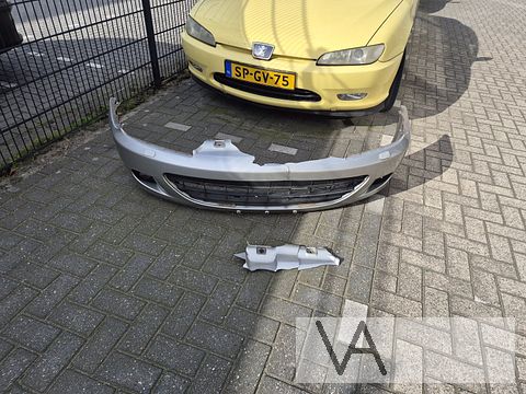 Peugeot 406 coupe voorbumper facelift met grille 2003 - 2005