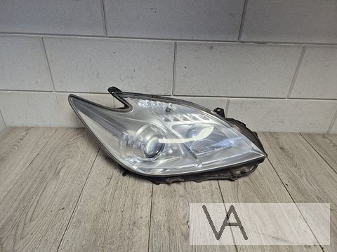 Toyota Prius 2009 - 2012 koplamp rechts onder klein gaatje