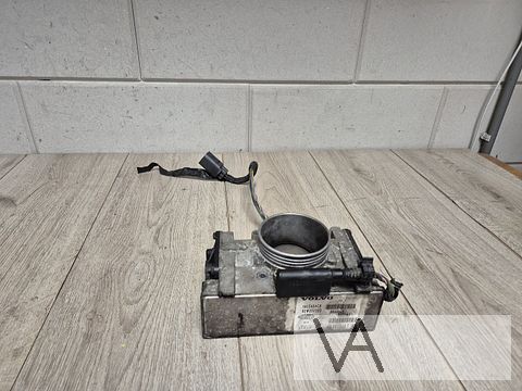 Volvo S60 S70 S80 V70 XC70 gasklephuis 2.4 benzine 8644345