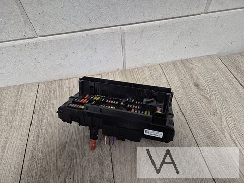 BMW 5 serie F10 F11 en 6 F06 F12 zekeringkast achter 9252815