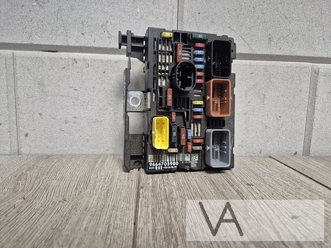 Peugeot 407 3008 Citroen C4 C5 zekeringkast BSM 9664705980
