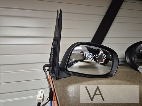 Daihatsu Trevis 2005 - 2010 spiegel rechts ORANJE 75 euro