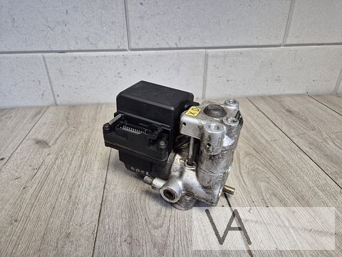 Opel Omega B 1994 - 2003 abs pomp 2.5 v6 0265203002 €150