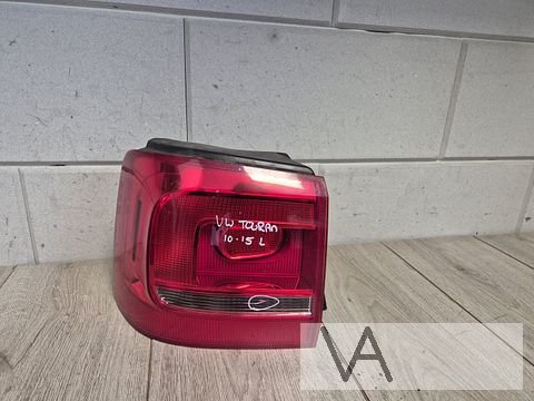 VW Touran 2010 - 2015 achterlicht links klein plekje €30
