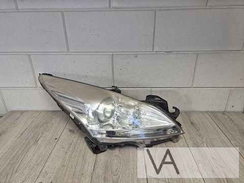 Peugeot 3008 en 5008 koplamp XENON rechts 9685473480 €250