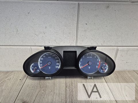 Maserati Quattroporte 2004 - 2009 tellerklok cockpit 190817