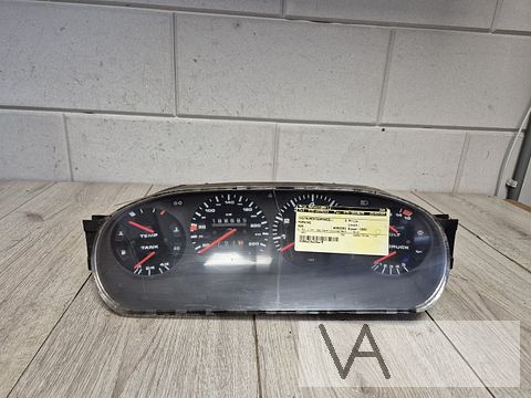 Porsche 928 1977 - 1995 cockpit tellerklok 92864110130 €250