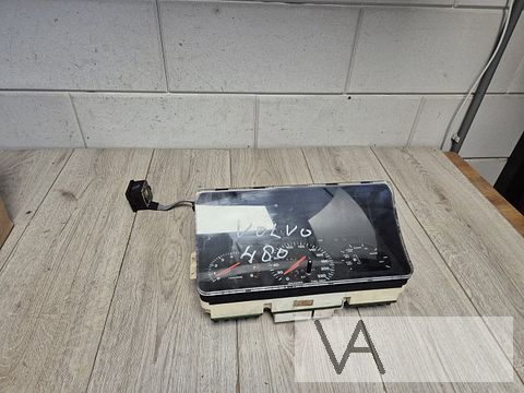 Volvo 480 1986 - 1996 cockpit dashboard tellerklok €250