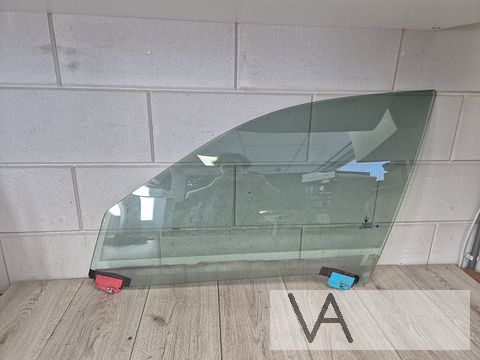 Maserati Quattroporte 2004 - 2012 ruit raam links voor €200