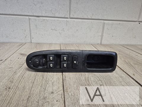 Peugeot 607 2000 - 2009 raamschakelaar links voor 96498500xt