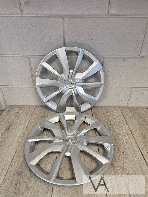Opel Corsa F 2020 - 2025 wieldop set van 2 - 15 inch - €30