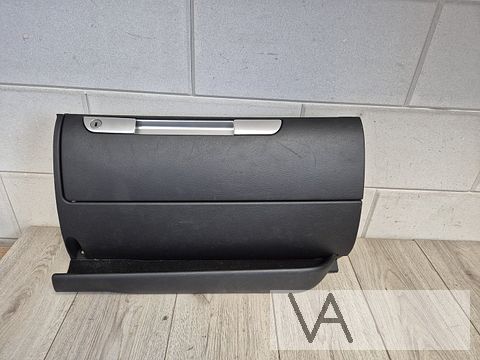 Audi TT 8n 1998 - 2005 dashboardkastje handschoenvakje €40