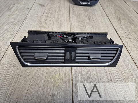Audi A4 8k / A5 8t 2007 - 2015 luchtrooster dashboard €20