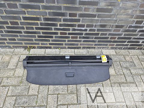 Audi a4 station rolhoes rollo met hondenrek 2001 - 2008 €40