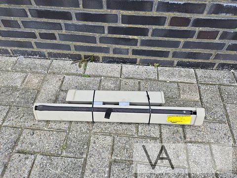 Volvo V70 2007 - 2015 hondenrek scheidingsnet beige €40