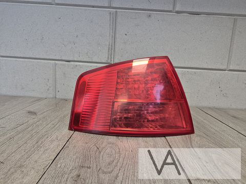 Achterlicht links Audi a8 2002 tot 2006 LED origineel €200