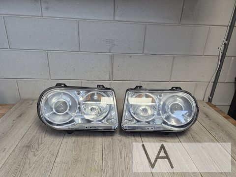 Koplamp xenon links Chrysler 300c 2005 - 2010 origineel €300
