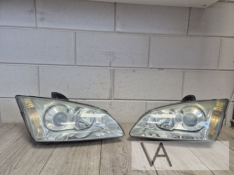 Koplamp set XENON Ford Focus 2004 - 2007 origineel €200 set