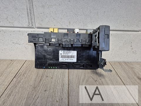Zekeringkast achter Mercedes C klasse W203 / CLK W209 €40